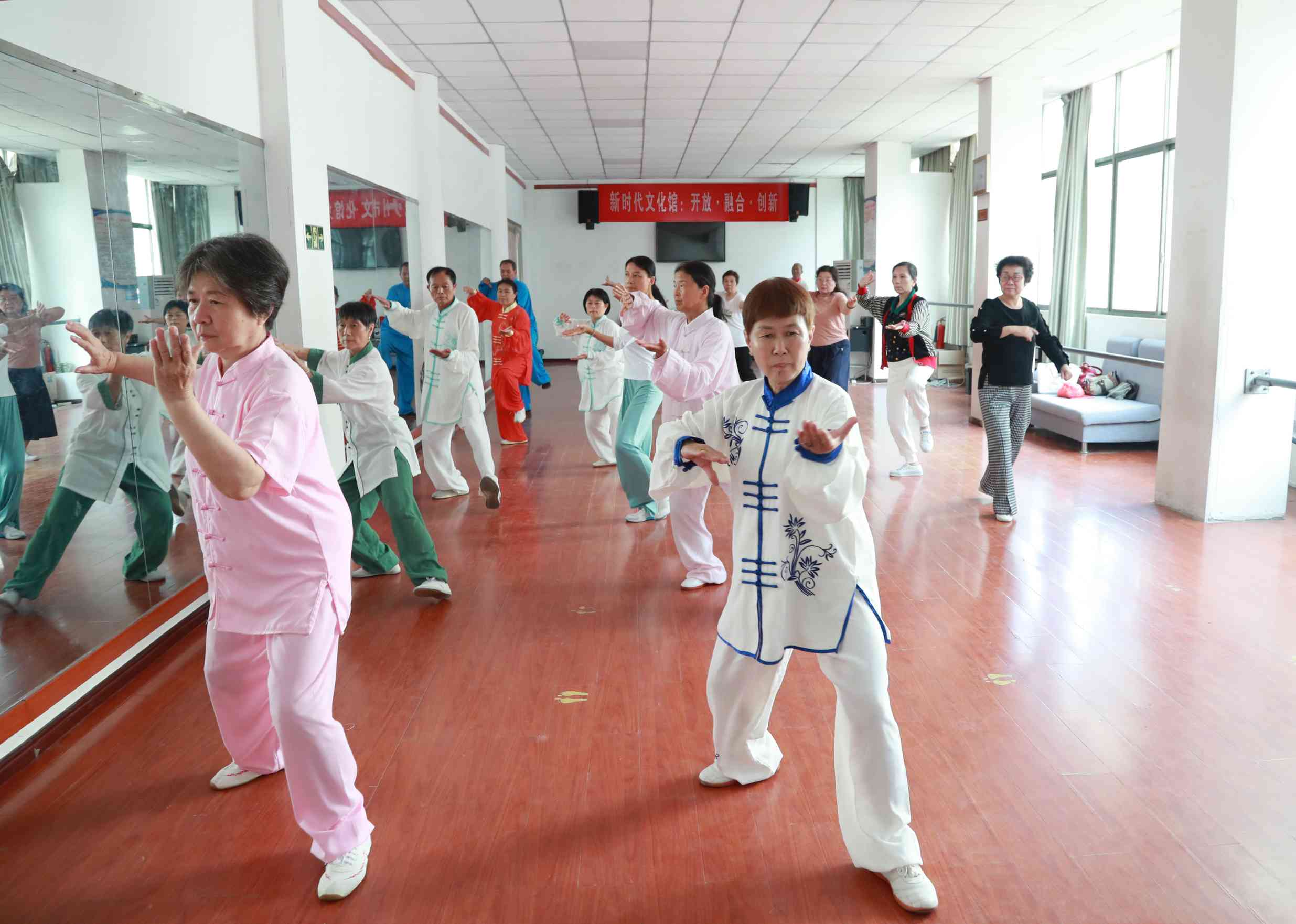 太极扇 (1).jpg